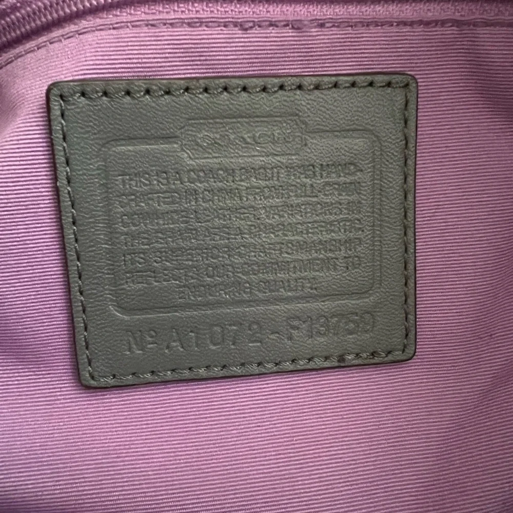 Coach East West Pleated Gray & White Tote Bag with Dust Bag - Picture 10 of 12